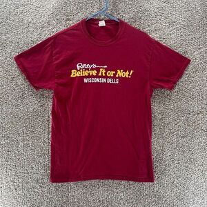 Ripley's Believe It Or Not Shirt Adult Medium Red Wisconsin Dells‎ Cotton Casual